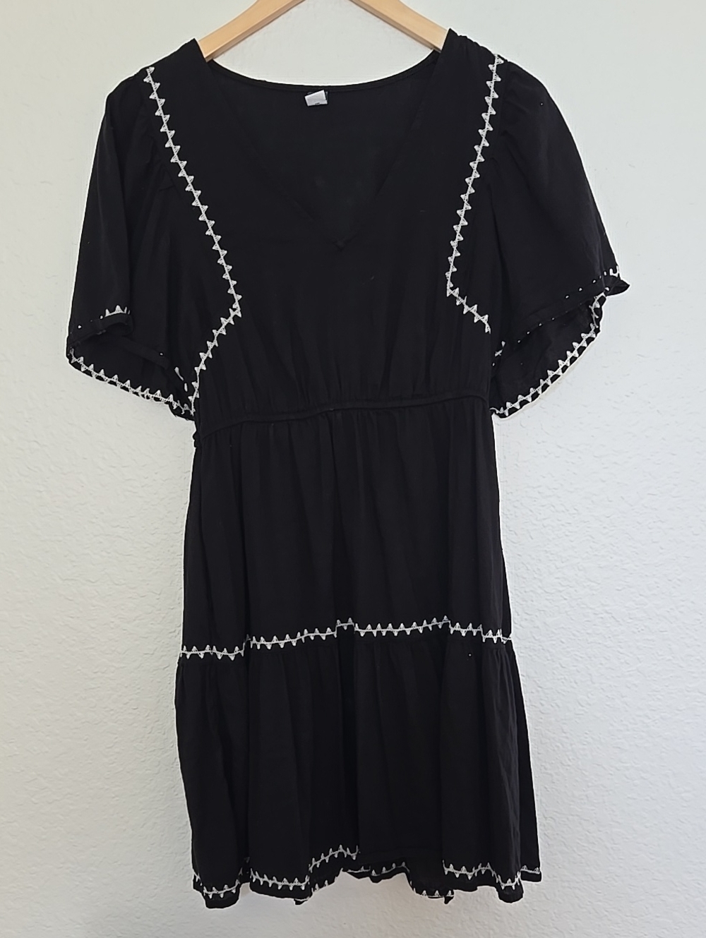 Old Navy Black Tiered V-Neck Dress with White Zigzag Trim Cotton Blend Bohemian